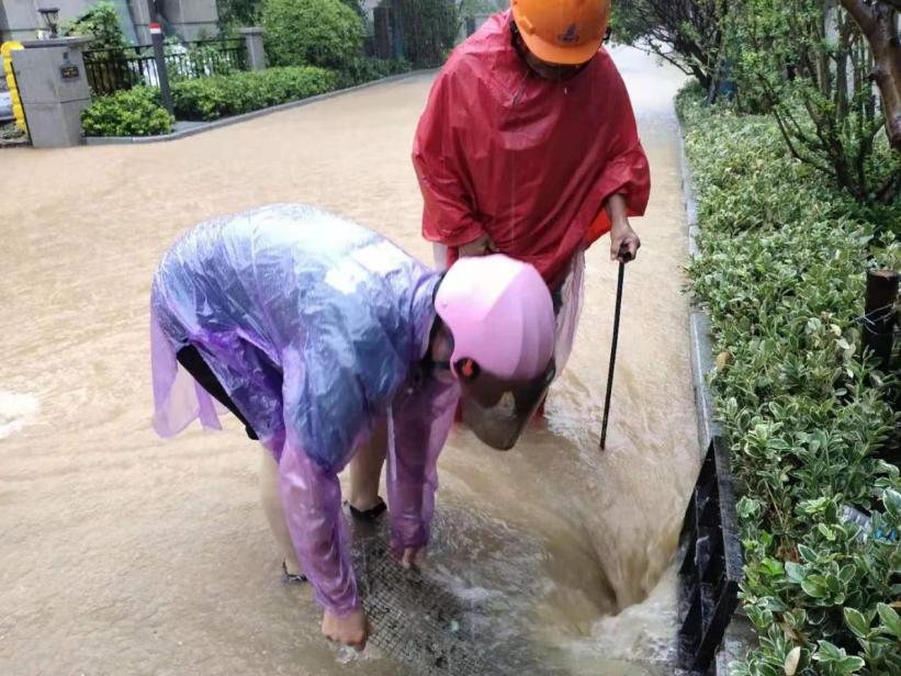 河南暴雨来袭：社区抗洪抢险 碧桂园服务在行动_中国网地产